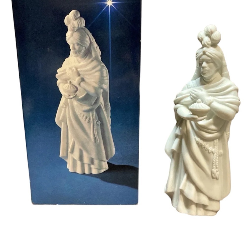 Vintage Avon Nativity White Porcelain The Magi Kasper Figurine With Box 1982